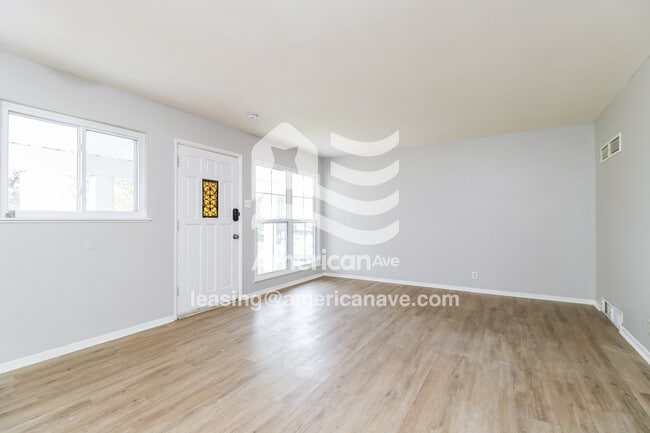 Photo - 480 Kirkwall Dr