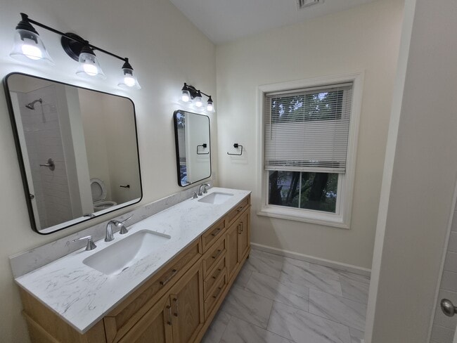 Photo - 35 W Main St Unit 2