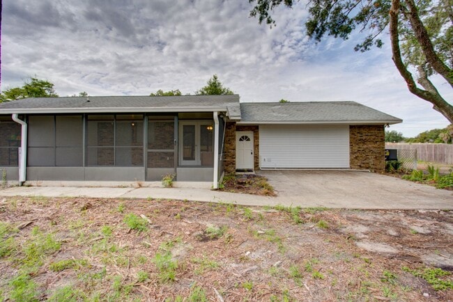 Building Photo - 4023 E Orange Ave Unit B