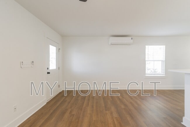 Photo - 404 Kirby Dr