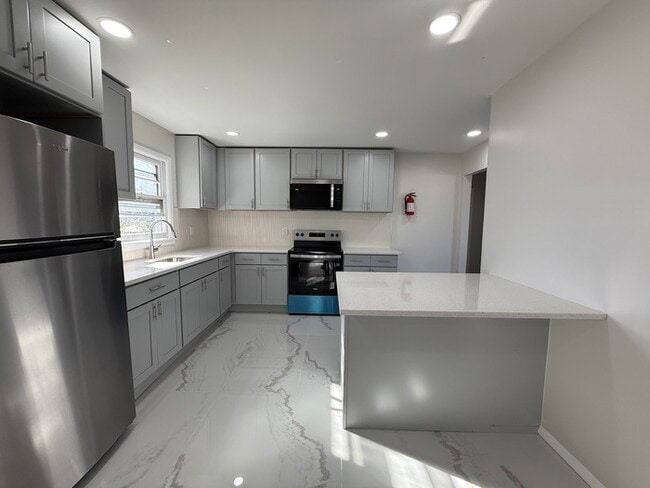 Building Photo - 1243 Whelan Pl Rental