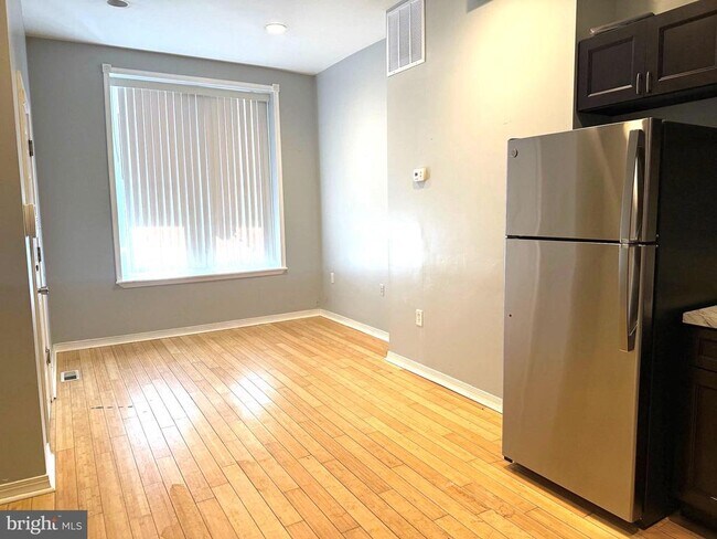 Photo - 3211 W Montgomery Ave