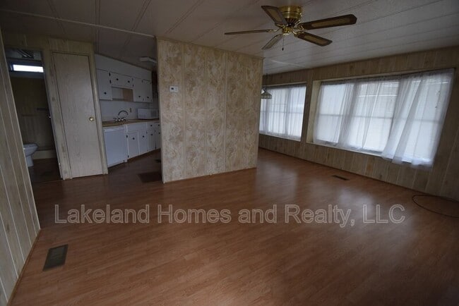 Photo - 1567 Longbow Dr