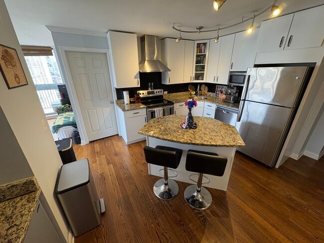 cocina - 1360 N Sandburg Ter Unidad 1701