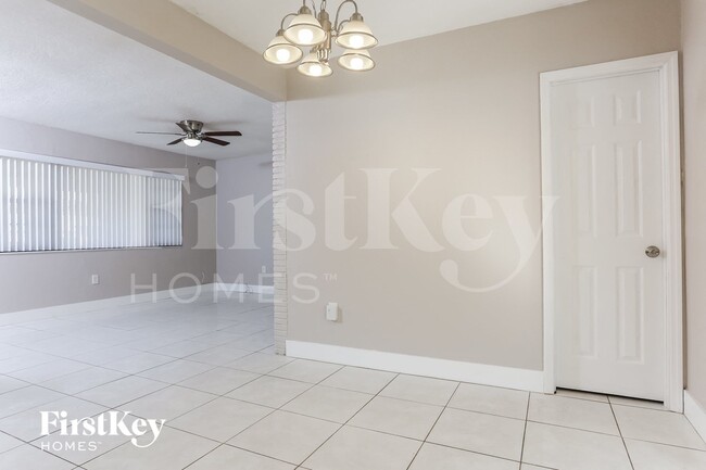 Photo - 7720 Juniper St