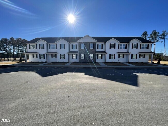 1023 Peony Ln