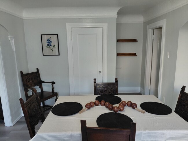 Photo - 2627 Buckingham Rd Unit 2bd 1 ba 1,100 sq ft