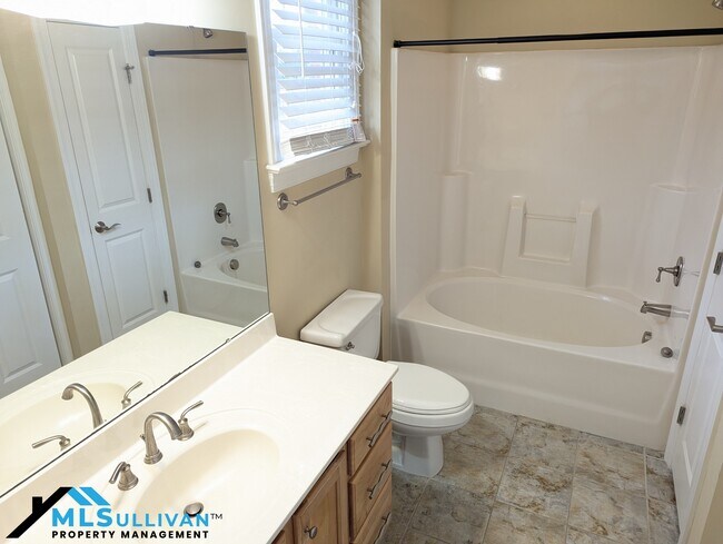 Photo - 401 Finsbury St Unidad 200-1