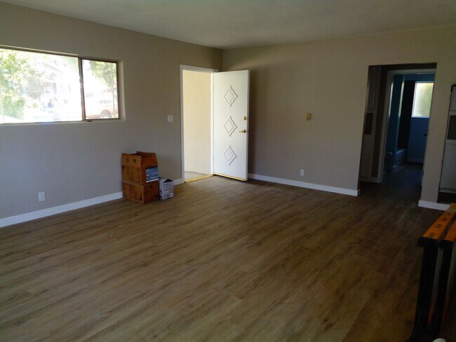 Photo - 2 Bedroom 1 Bathroom Remodeled Home for Re...