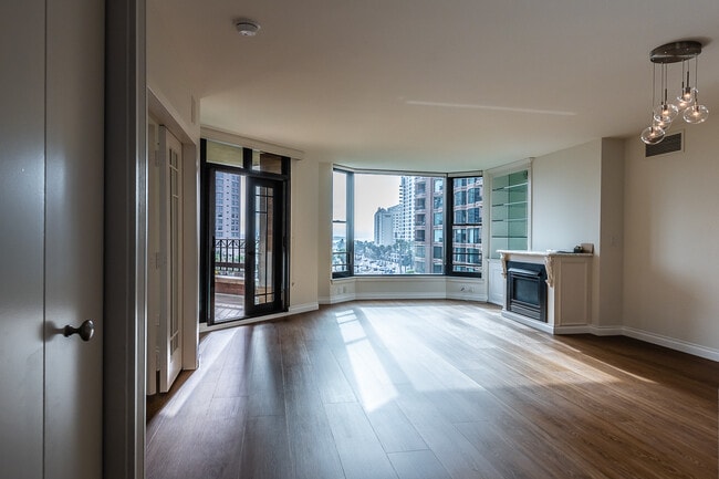 Photo - 500 W Harbor Dr Unit 720