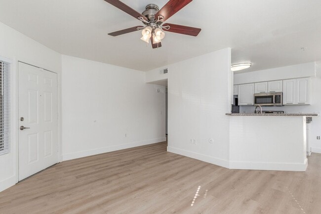 Photo - 1295 N Ash St