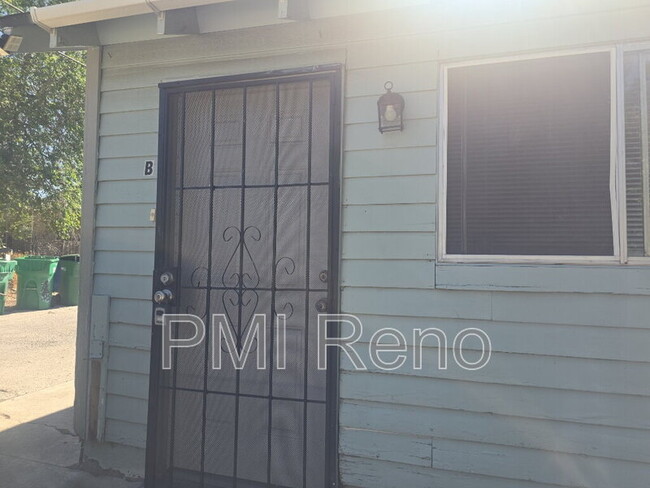 Photo - 445 Roberts St Unit B