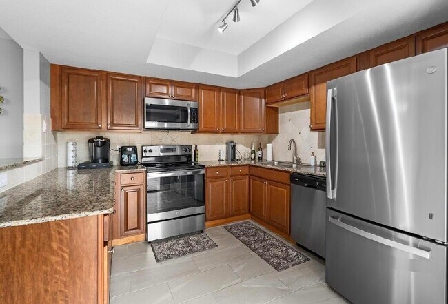 Photo - 1590 Shaker Cir