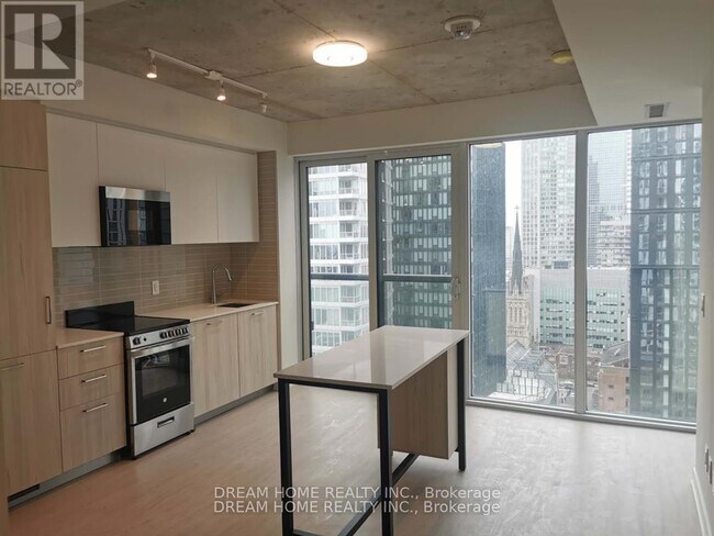 Photo - 65 Mutual St Unité 2205