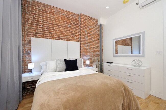 Photo - 353 W 48th St Unit ID1323931P