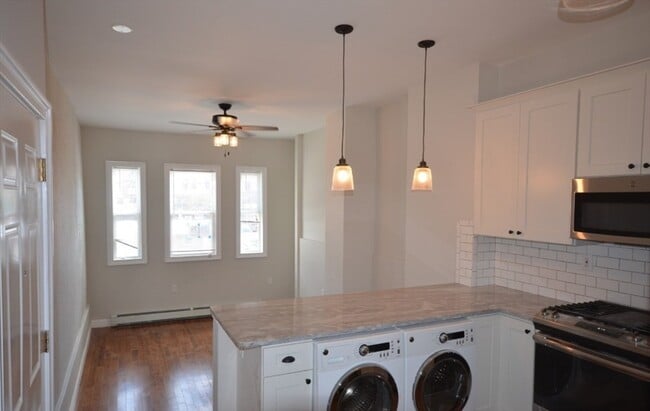 Building Photo - 12 Chelsea St Unit 1