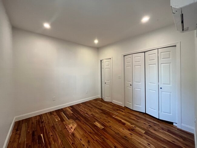 Photo - 155 Orange St