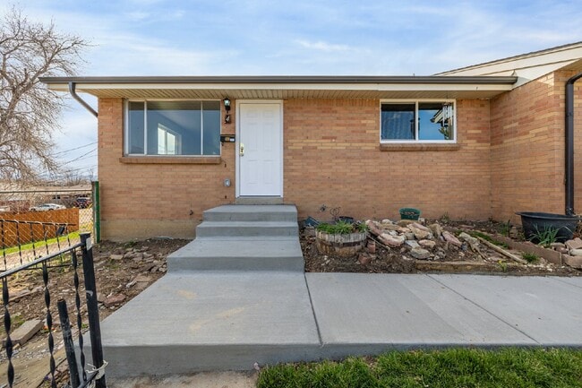 Photo - Lovely remodeled 2 Bed 1 Bath in Arvada Unit 4