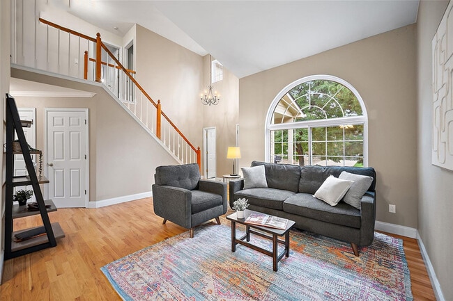 Photo - 1169 Beacon Hill Way