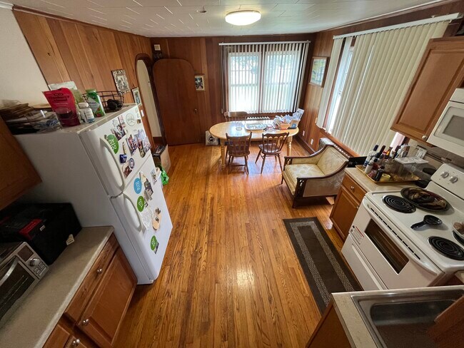 Photo - 75 Brefni St Unit 1