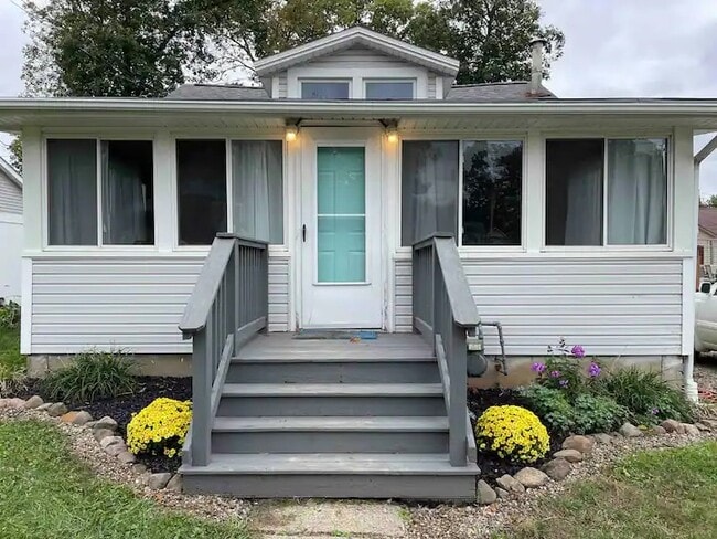 Photo - 380 Dawnshire Dr