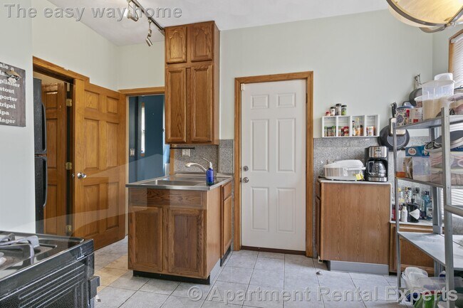 Building Photo - 32 William St Unit #1