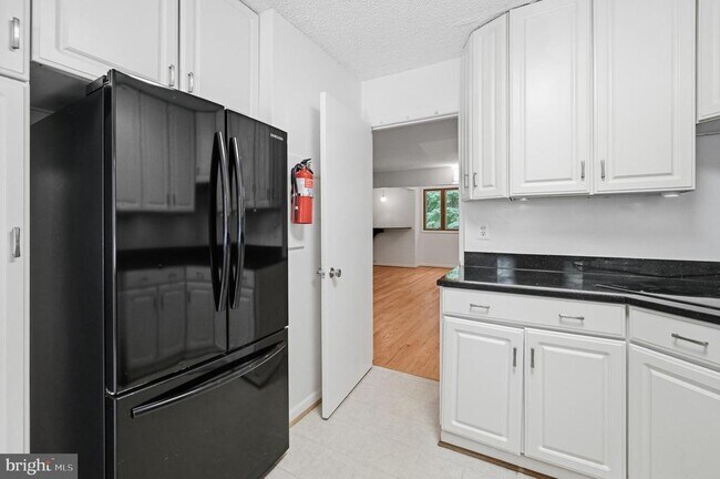 Photo - 2242 Cartwright Pl