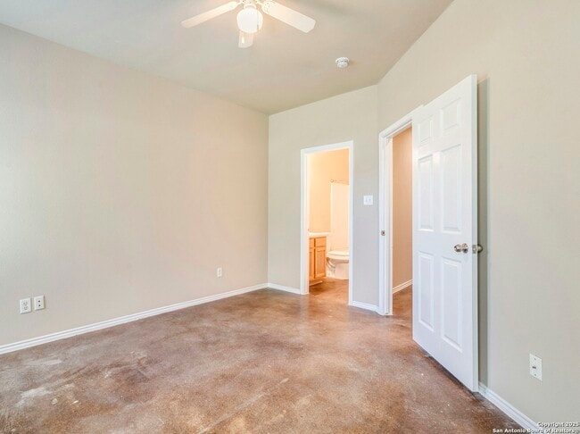 Photo - 5723 Golf Heights