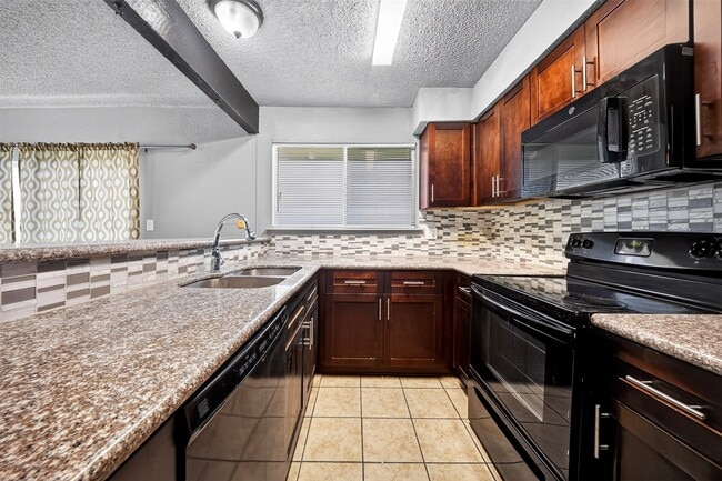 Photo - 13610 Sunswept Way