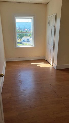 Photo - 201 Spring St Unit Upper