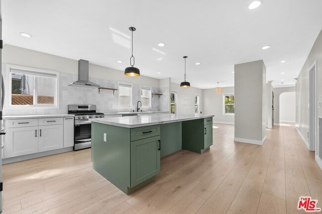 Building Photo - 2214 Benecia Ave