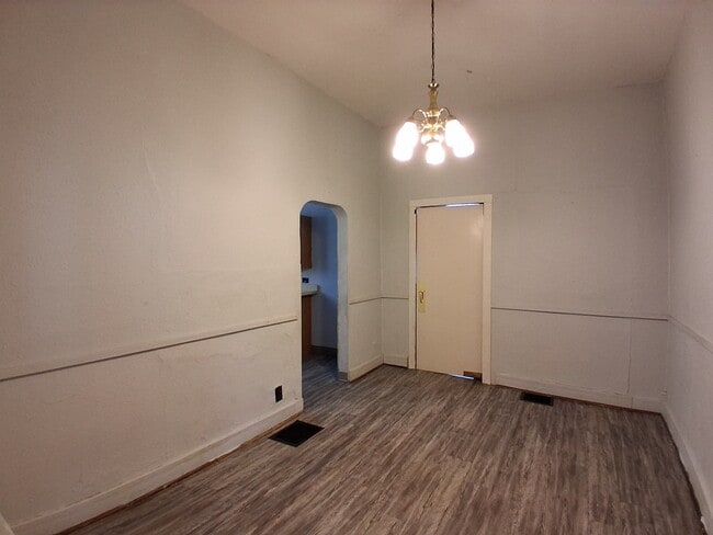 Photo - 902 Norman St