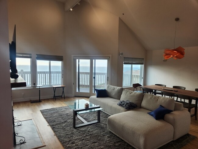 Photo - 210 Palmetto Ave