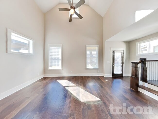 Photo - 1247 Hillwood Private Cove