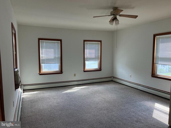 Photo - 132 Main St