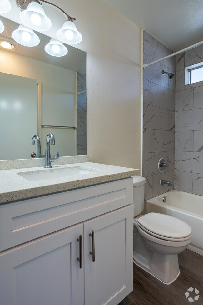 2BR, 2BA