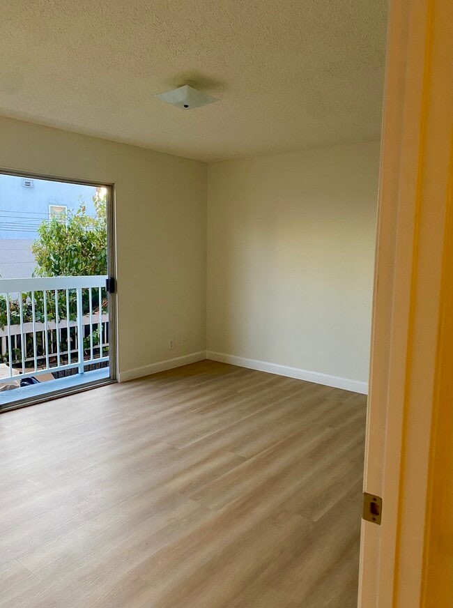 Photo - 1511 N Mariposa Ave