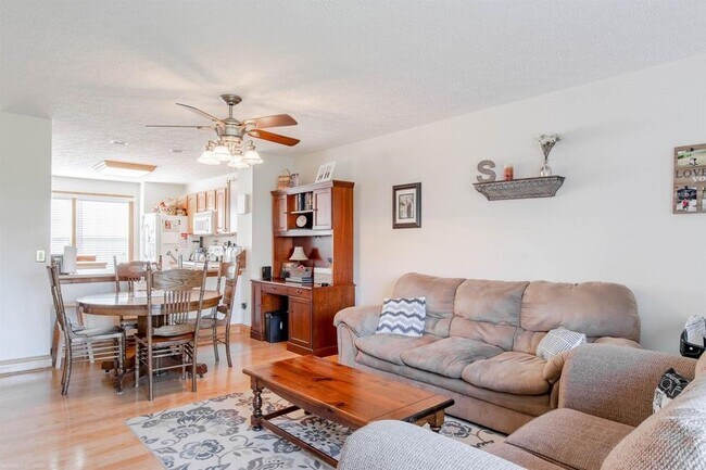 Photo - 175 Blue Leaf Dr