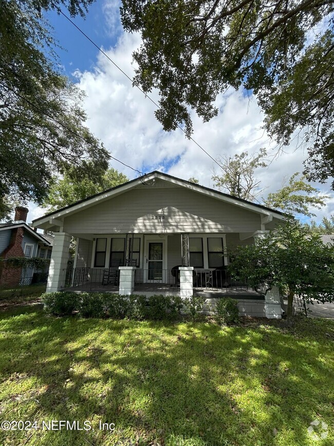 Building Photo - 2333 Gilmore St Rental