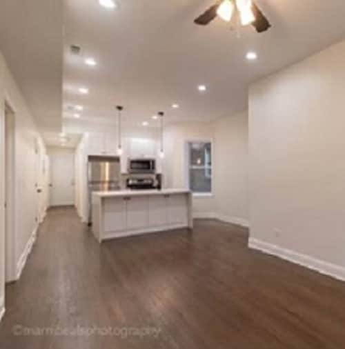 Building Photo - 6117 S Champlain Ave Unit 2