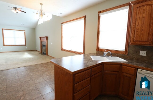 Photo - Large 3 Bedroom Townhome