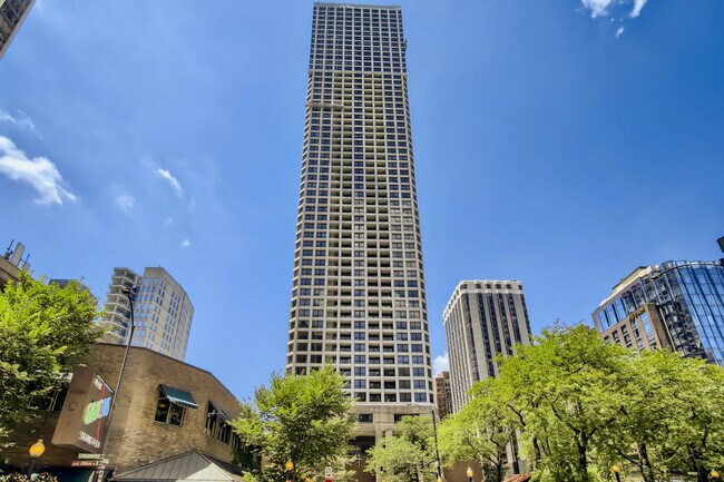 Building Photo - 1030 N State St Unit 16K Rental