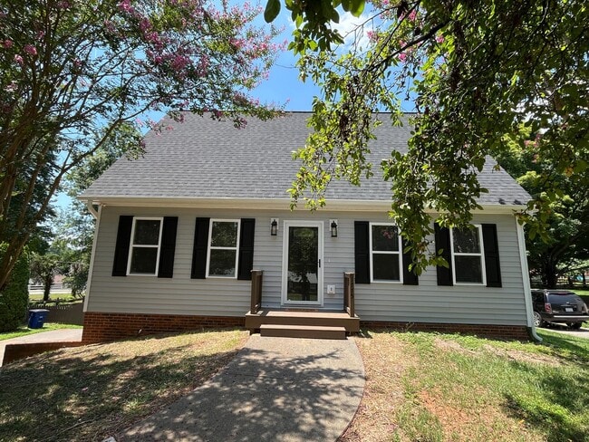 Building Photo - Completely Remodeled 4-Bedroom, 2.5-Bathroom Home