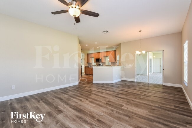 835 SW 17th Terrace