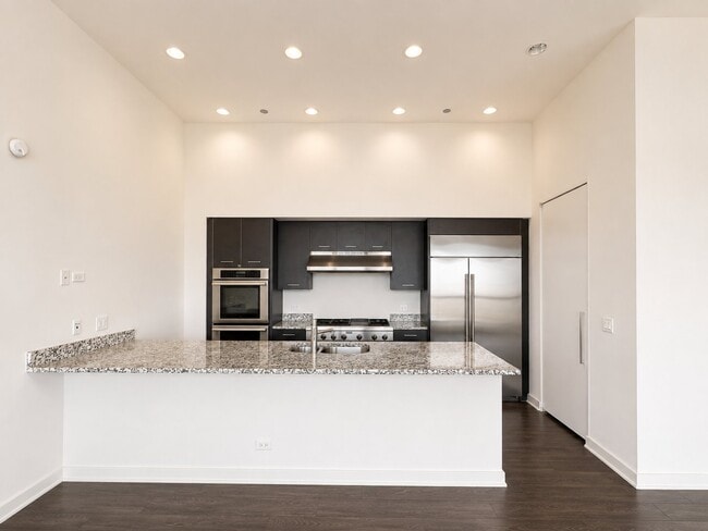 Photo - 900 W Huron St Unit 914