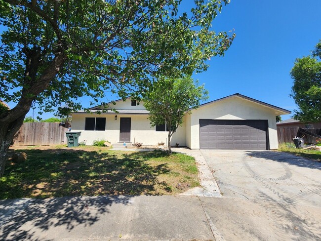 Beautiful Remodled, 4 Bedroom Home! - Beautiful Remodled, 4 Bedroom Home!