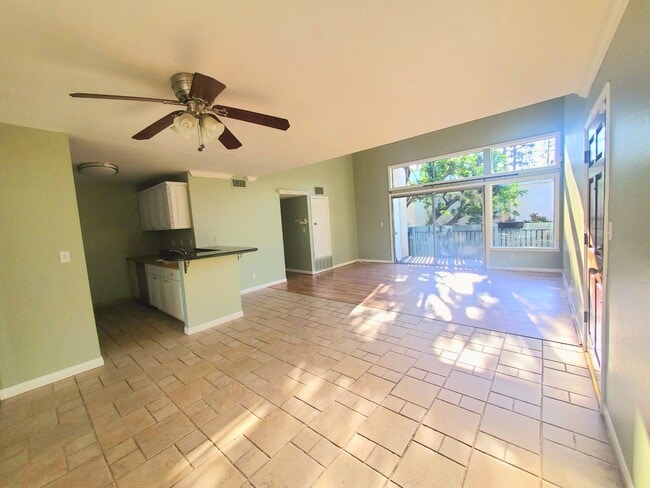 Building Photo - 5700 Etiwanda Ave Unit 205