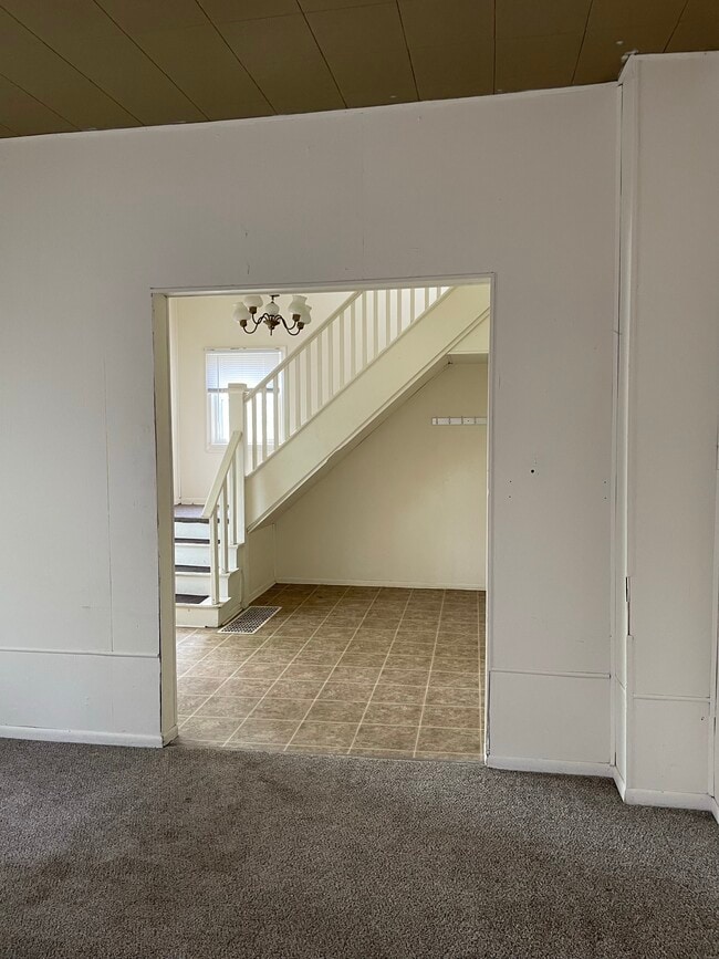 309 14th Ave W
