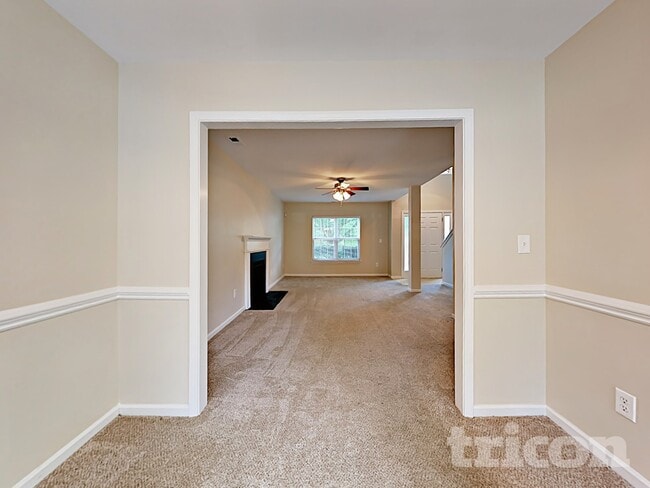 Photo - 5415 Kiev Dr