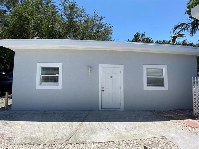 Building Photo - 2250 NW 103rd St Unit C Rental